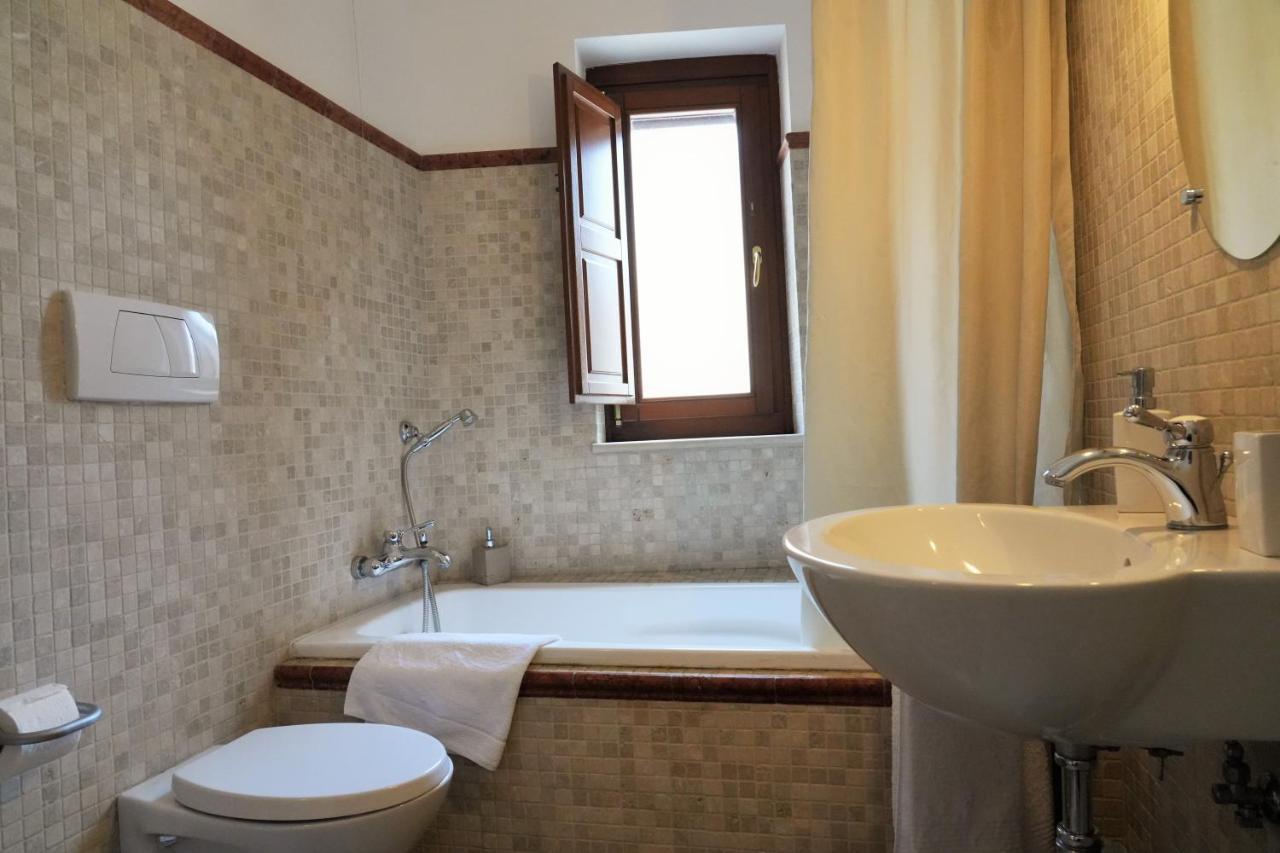 B&B Il Grifone Джоя дел Коле Екстериор снимка