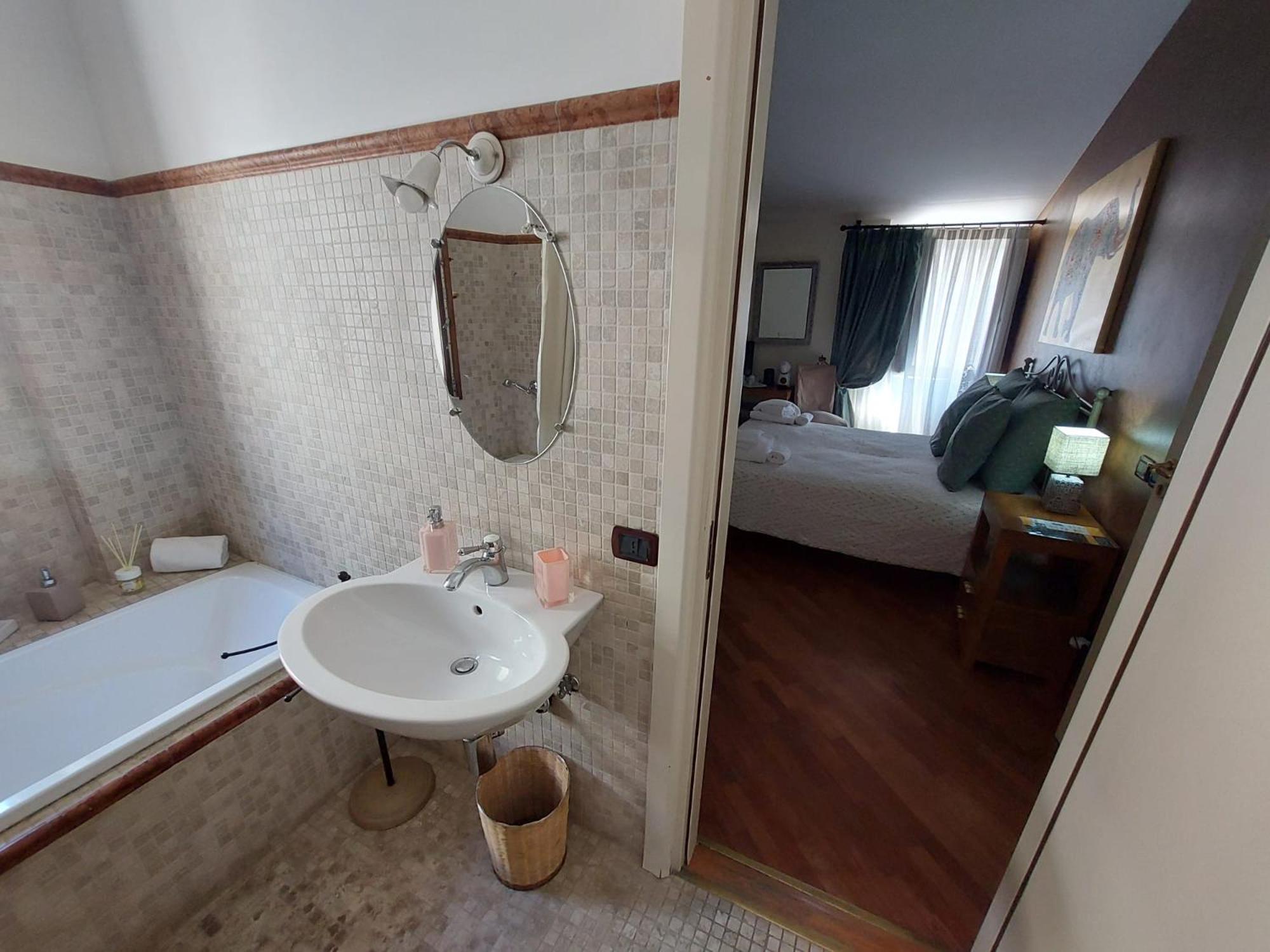 B&B Il Grifone Джоя дел Коле Екстериор снимка